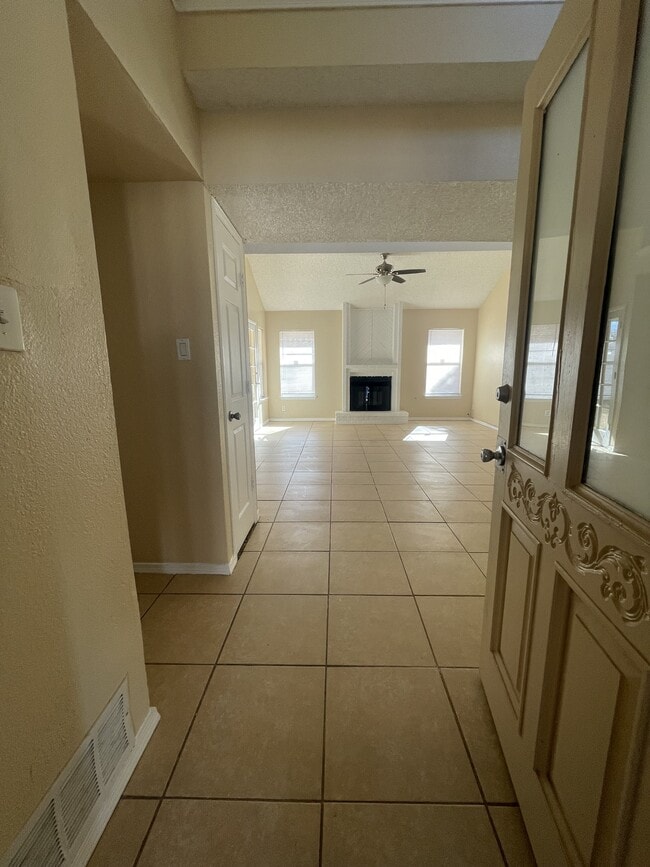 Building Photo - 13928 Pete La Rue Cir