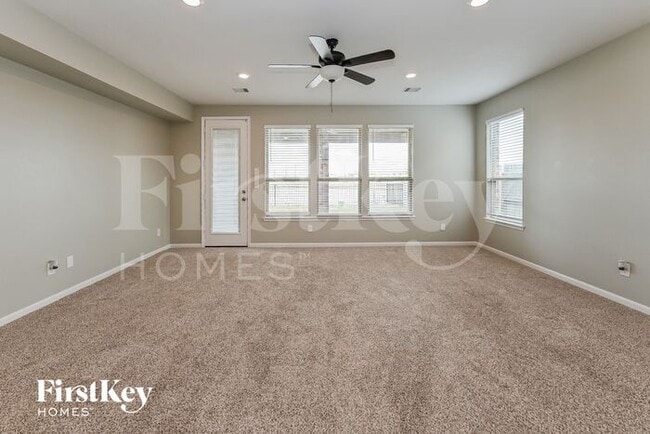Foto del edificio - 25322 Squire Knoll St