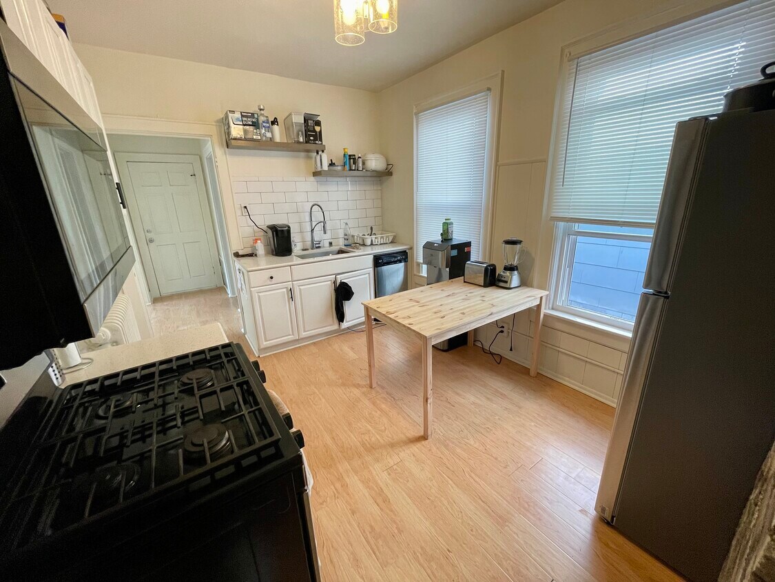 Foto principal - 2519 N Murray Ave