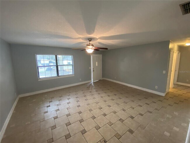 Foto del edificio - 34324 Oak Ave