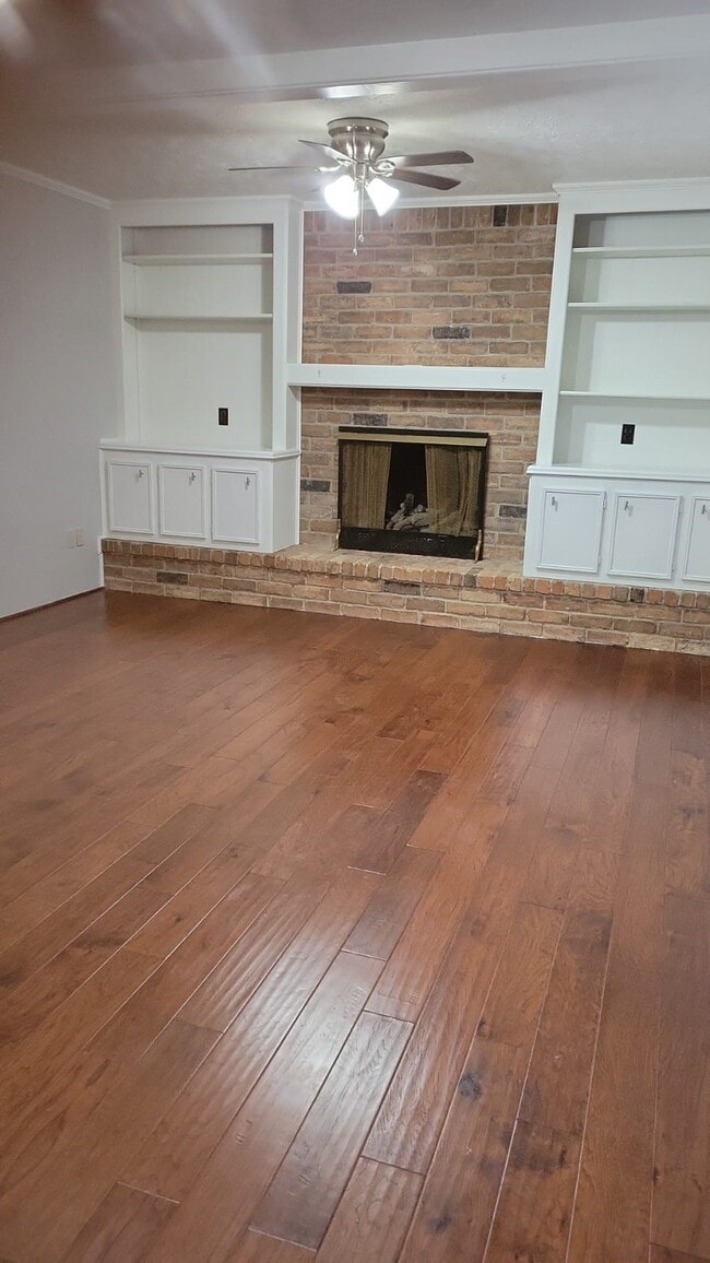 Foto del edificio - 5703 Green Timbers Dr