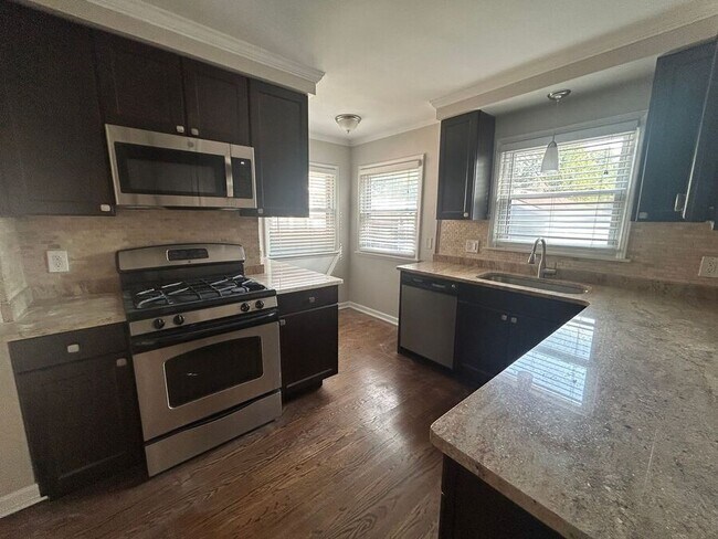 Building Photo - 2155 Harvard-