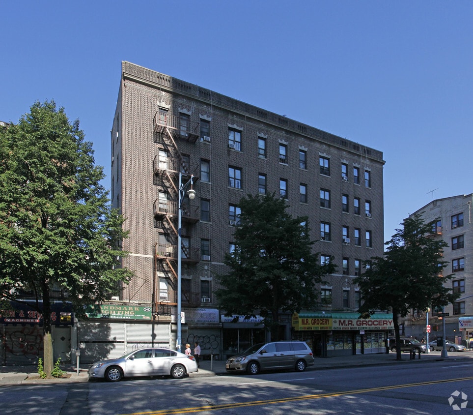 Building Photo - 340 Roebling St