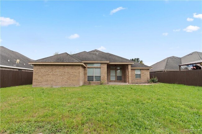 Building Photo - 18 West Dr