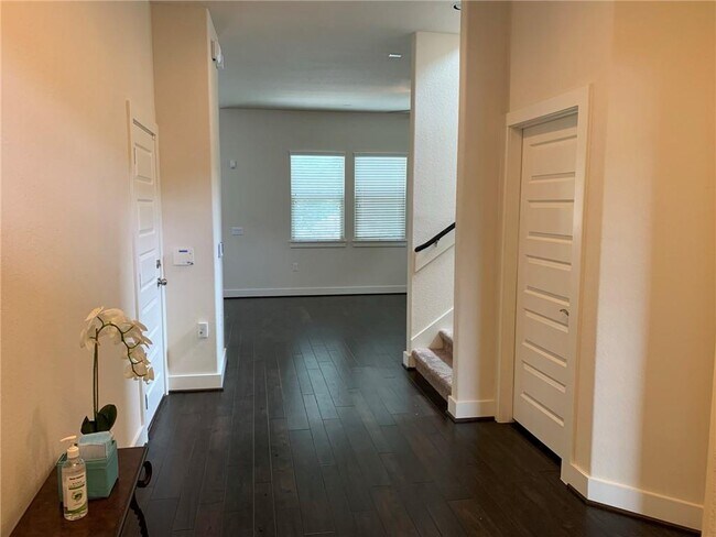 Building Photo - 12131 Cottage Promenade Ct