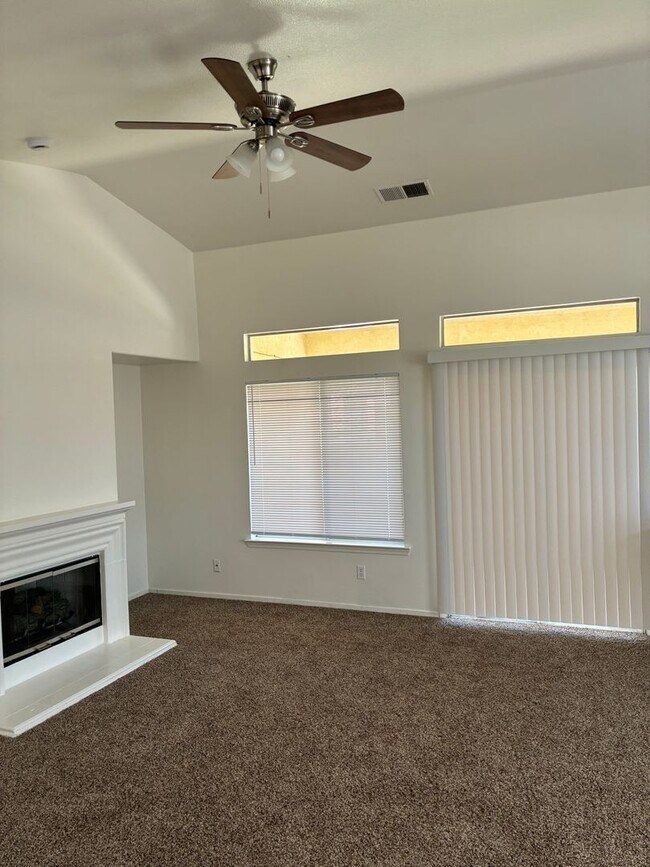 Foto del edificio - 3 Bedroom 2 Bath Home