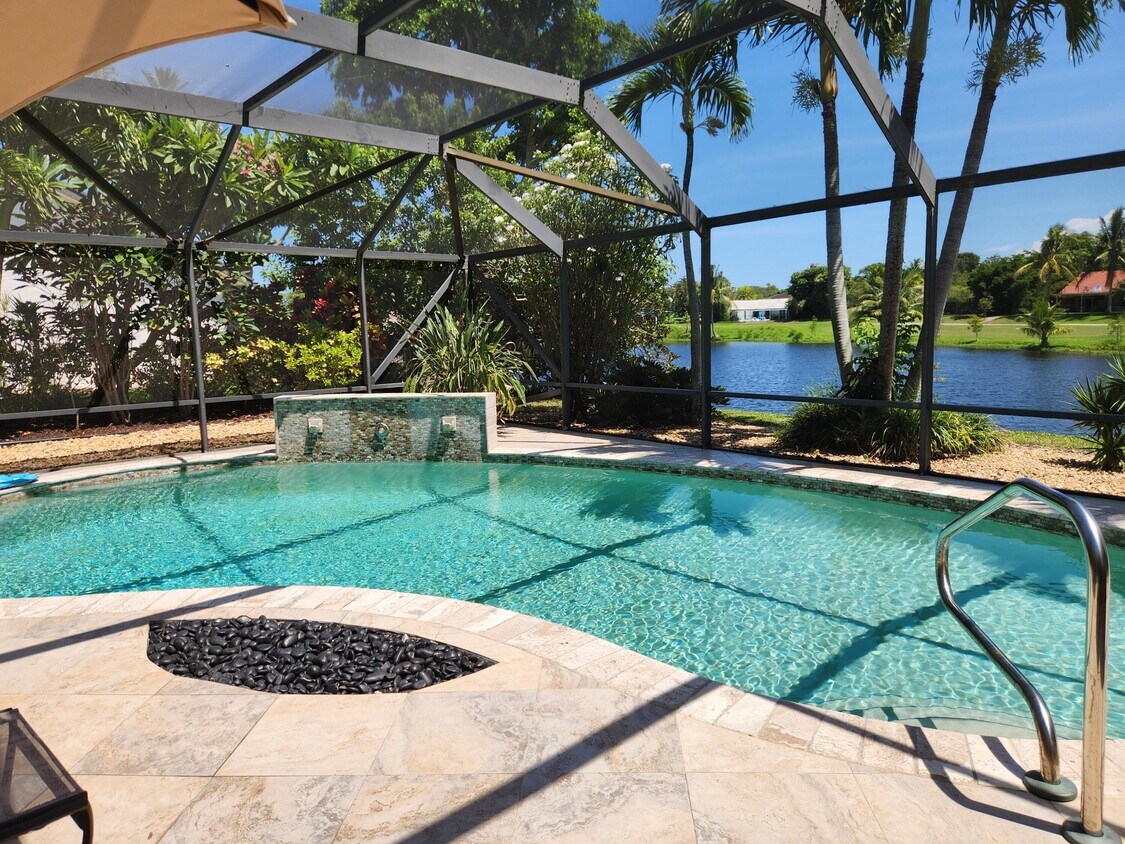 Foto principal - 3250 Lakeview Blvd