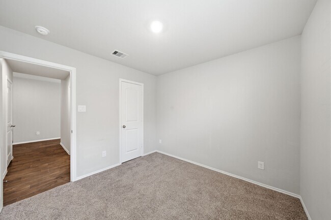 Foto del edificio - 5222 Greenwood Smt Trl