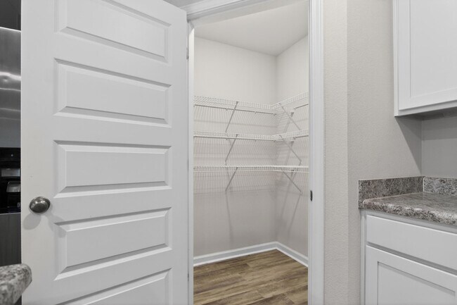 Foto del edificio - 6817 Interlachen Ln