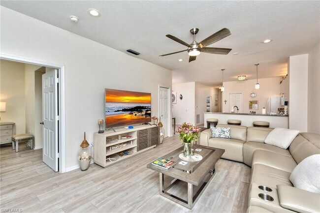 Foto del edificio - 10045 Heather Ln