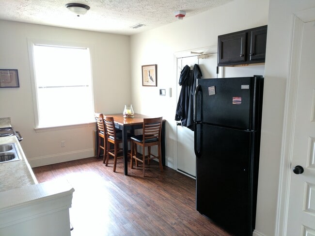 Kitchen - 235 Buckeye St
