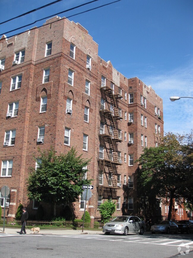 64-21 Booth Street - 64-21 Booth St