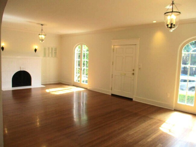Foto del edificio - Stunning 4 Bedroom Home in North End Tacoma