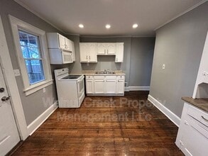 Building Photo - 3235 Grove Ave