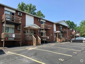 Building Photo - 1300 W State St