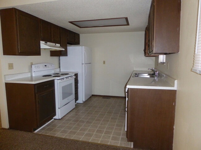 Building Photo - 2 Bedroom Duplex Between East Glenn And Se...