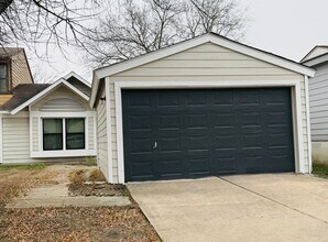 Building Photo - 8439 Forest Ridge Dr