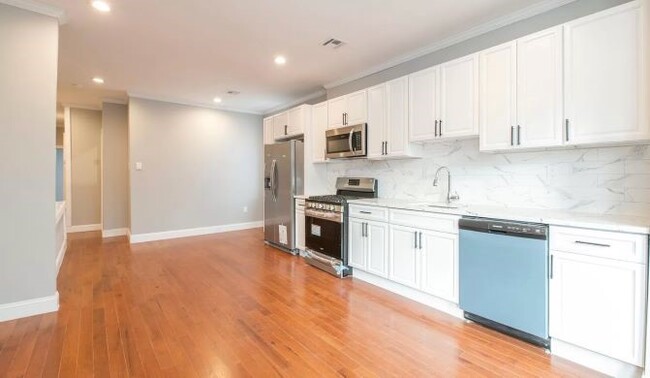 Building Photo - 2075 E Allegheny Ave