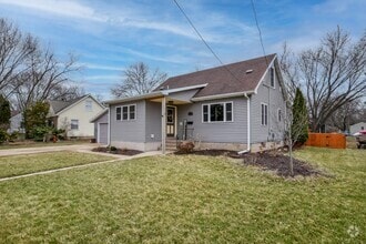 Building Photo - 7227 Maywood Ave