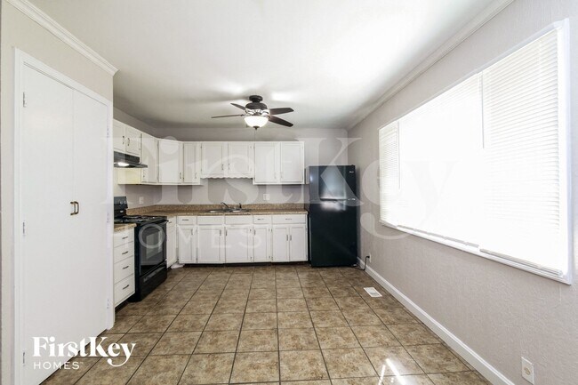 Foto del edificio - 6107 E 152nd St