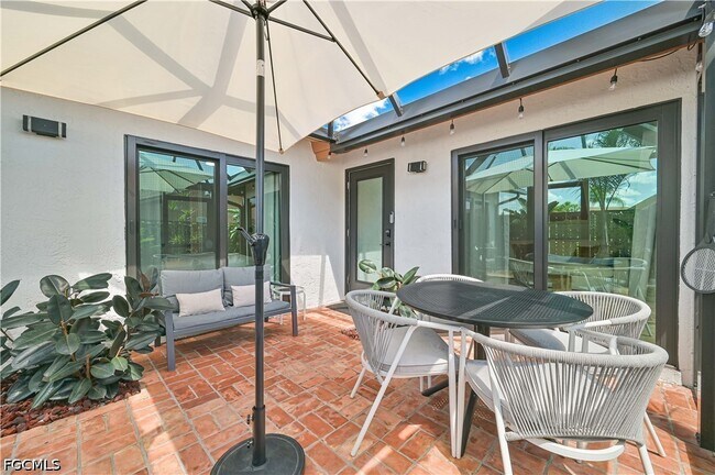 Building Photo - 6386 Royal Woods Dr
