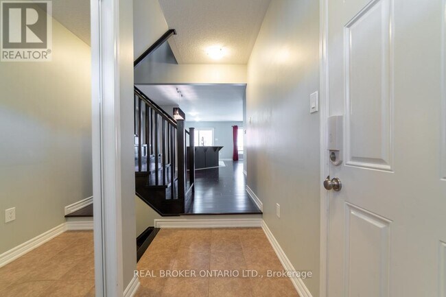 Building Photo - 435 Cavanagh Ln