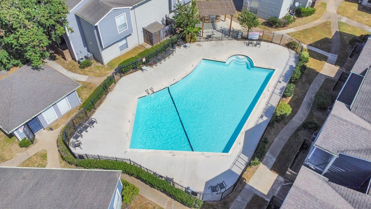 Primary Photo - 12211 Fondren Rd