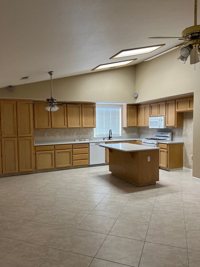 Foto del edificio - Beautiful 3-Bedroom, 2-Bath Single-Story Home