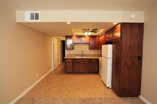 Building Photo - 27725 Mountain Meadow Rd