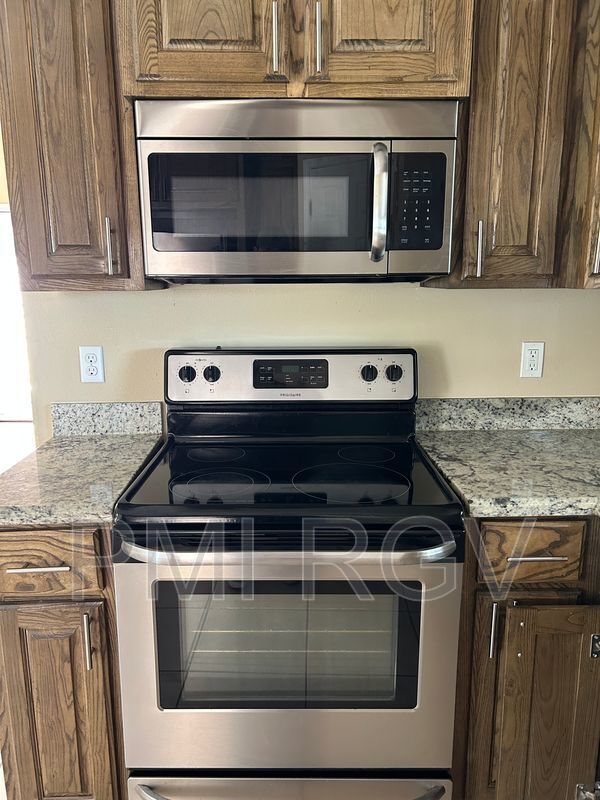 Building Photo - 2708 Primrose Ave