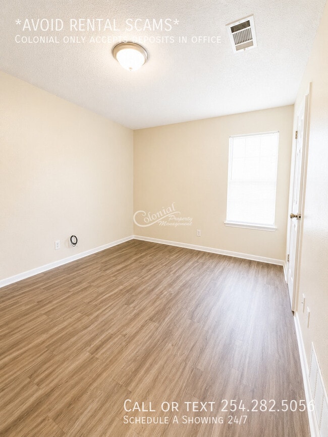 Building Photo - 2402 Schwertner Dr