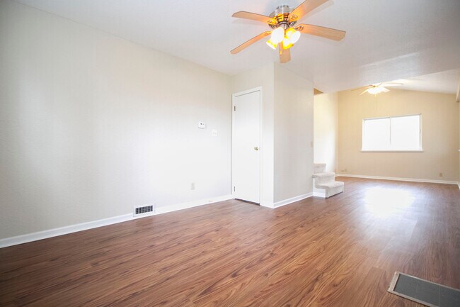 Foto del edificio - 6910 Brint Rd