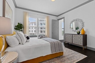 Building Photo - Reveal Skyline