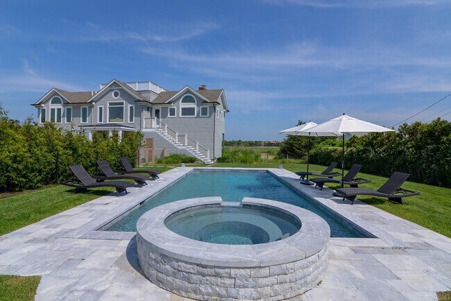 Building Photo - 115 Dune Rd
