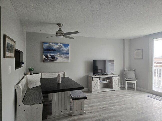 Foto del edificio - 3190 N Atlantic Ave
