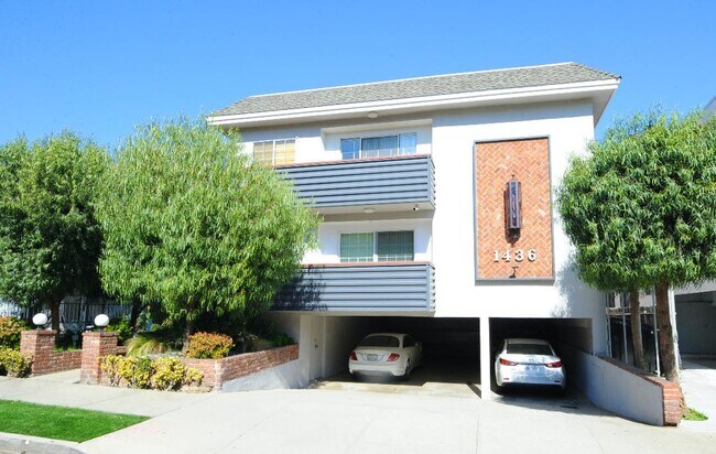 Building Photo - 1436 Barry Ave