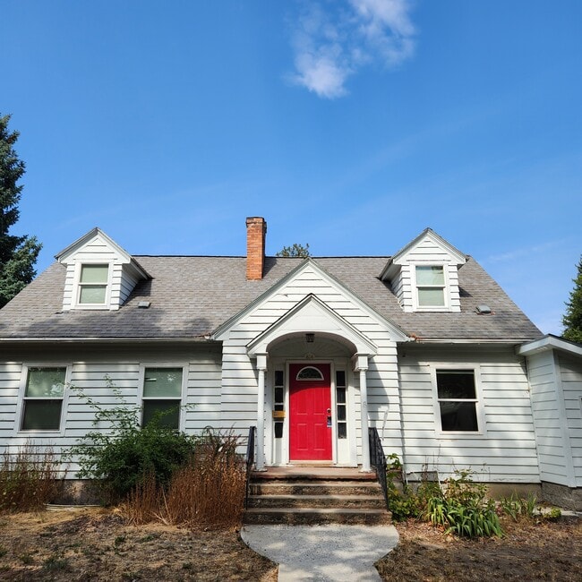 Building Photo - 814 6th St