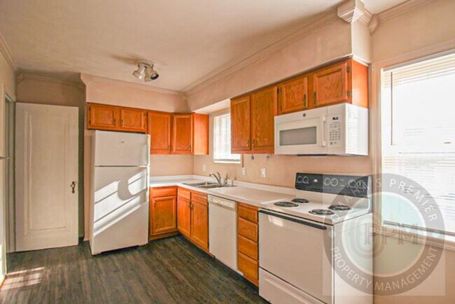 Foto del edificio - 2 Story 3 Bedroom 2 Bathroom home in the h...