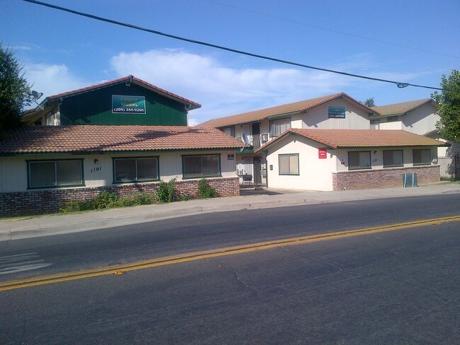Evergreen Parrk - Evergreen Apartments
