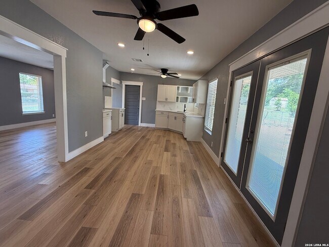Foto del edificio - 4410 Trailwood Dr