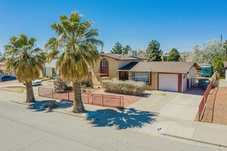 Building Photo - 2805 Penwood Dr