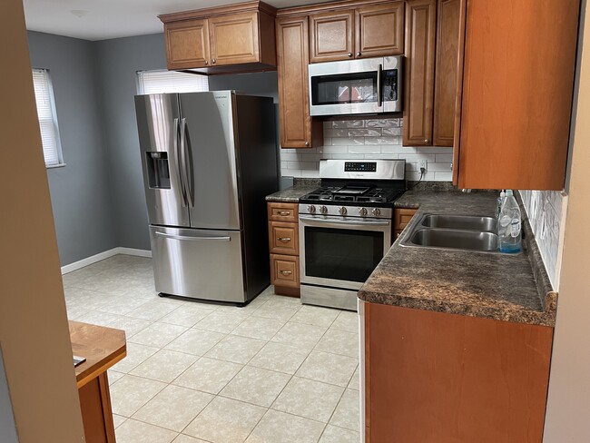 Kitchen - 1116 Brooke Ave