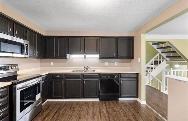 Foto del edificio - 2716 Bingham Dr