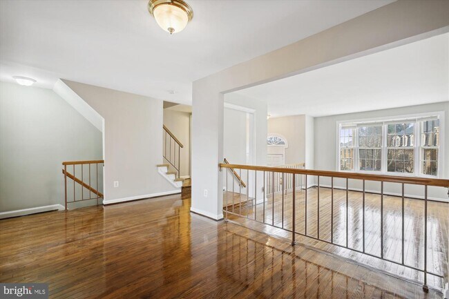Foto del edificio - 206 Gretna Green Ct