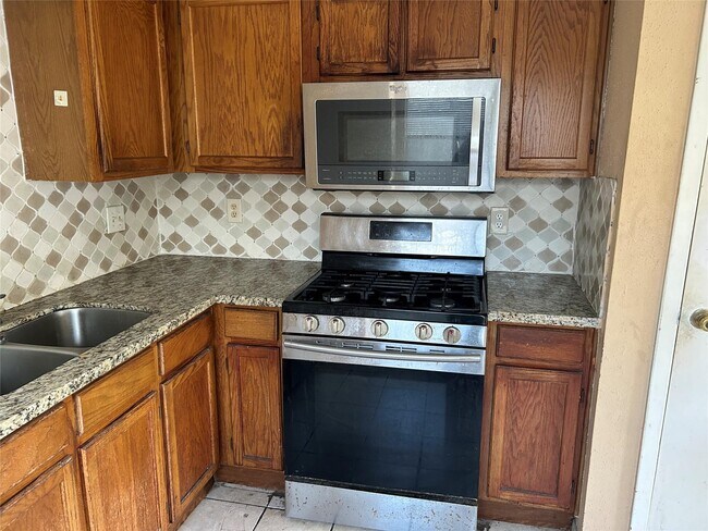 Foto del edificio - 1154 W Brompton Dr