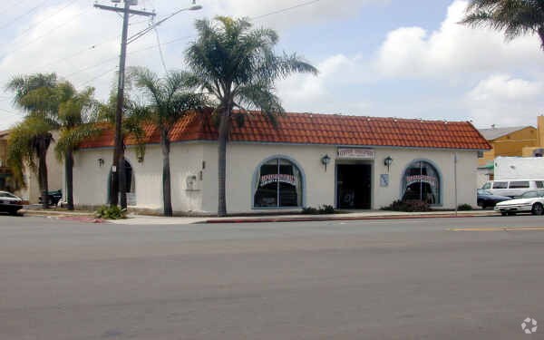 Primary Photo - 4922-4938 68th St