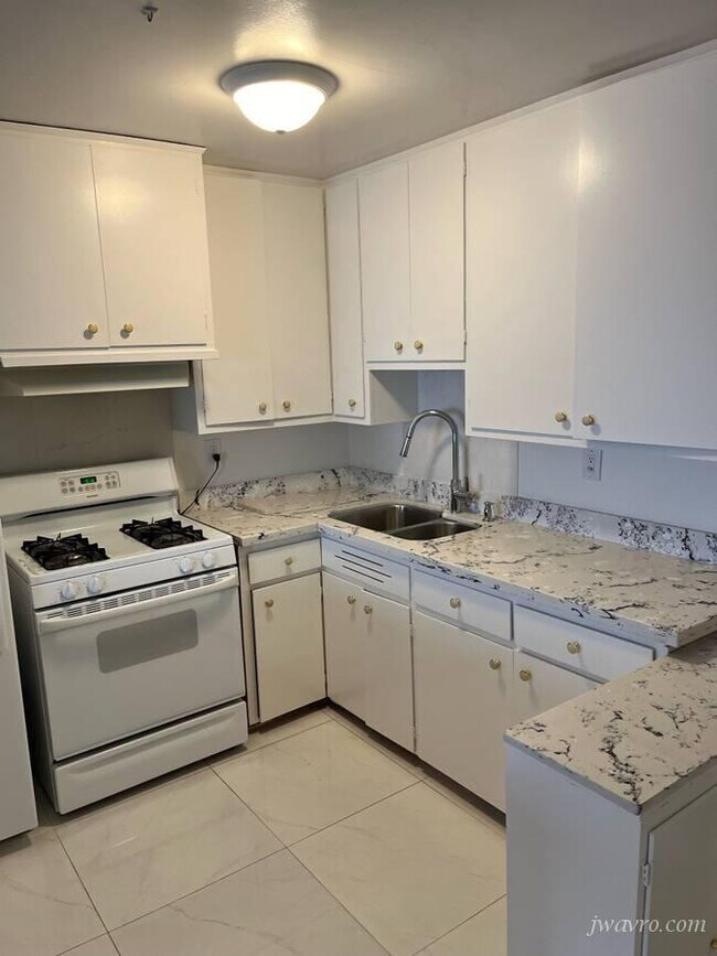 Foto del edificio - 477 Burnett Ave