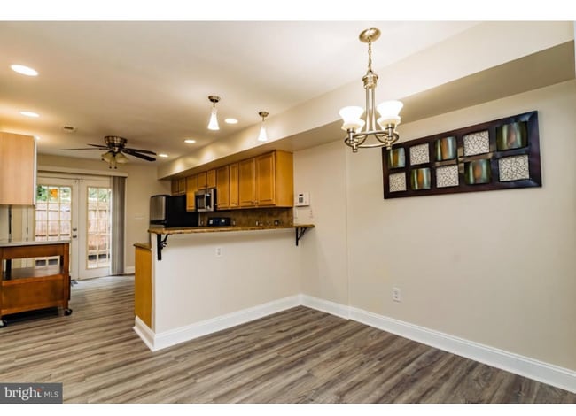 Building Photo - 306 S Poppleton St