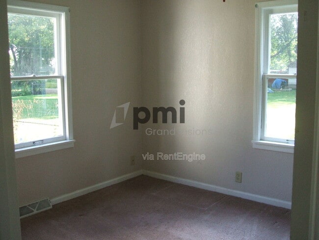 Building Photo - 1874 W Cushing St