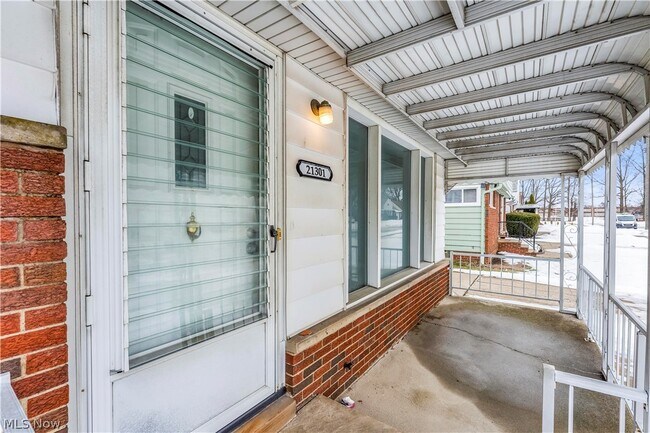 Building Photo - 21301 Carol Dr